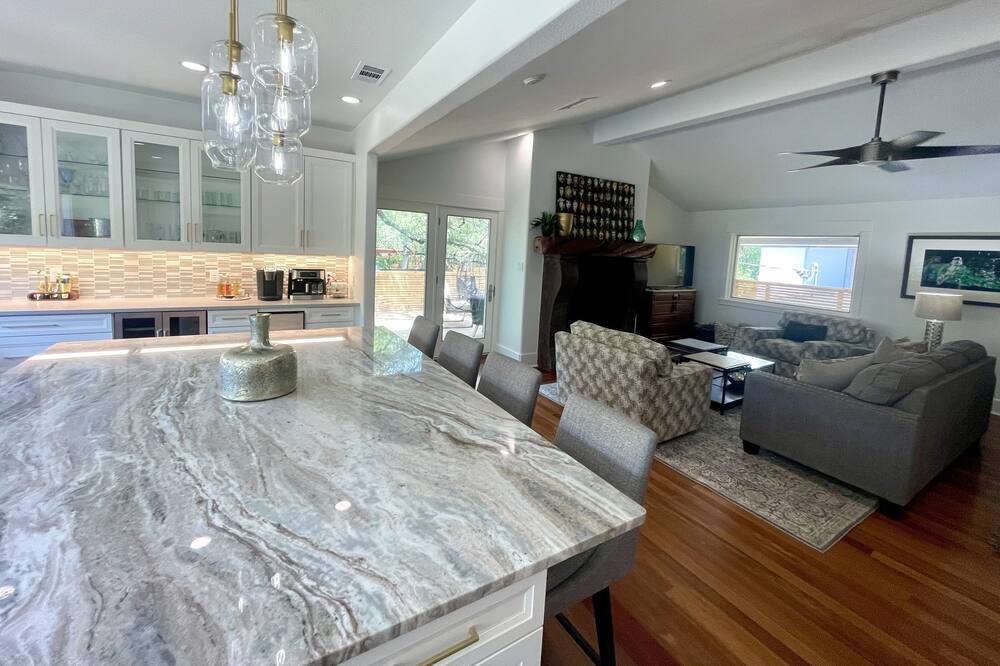 Photo of Kitchen in South River City