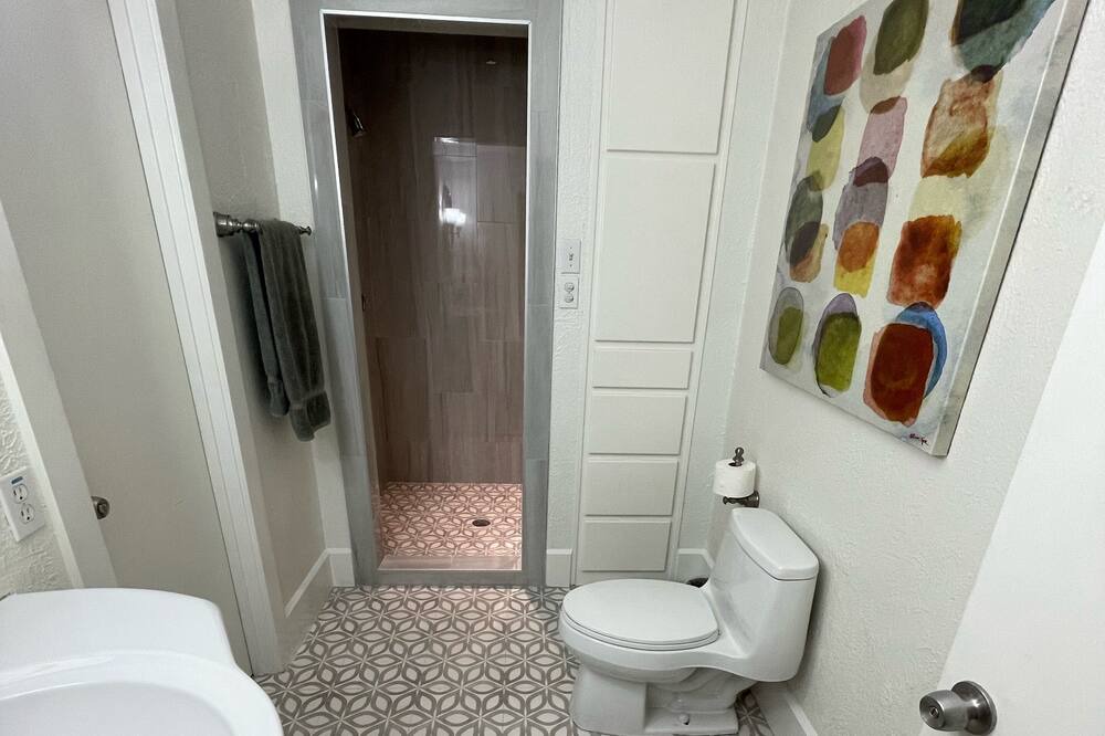 Photo of Bathroom in South River City