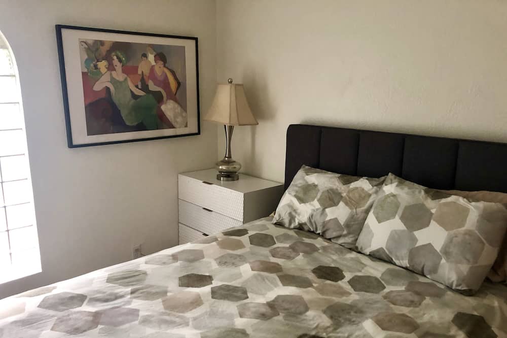 Photo of Bedroom in South River City