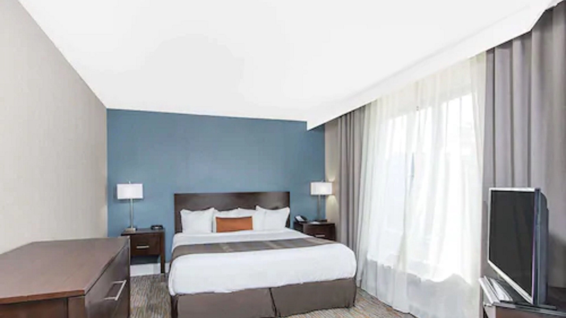 Photo of Bedroom in Downtown Niagara Falls