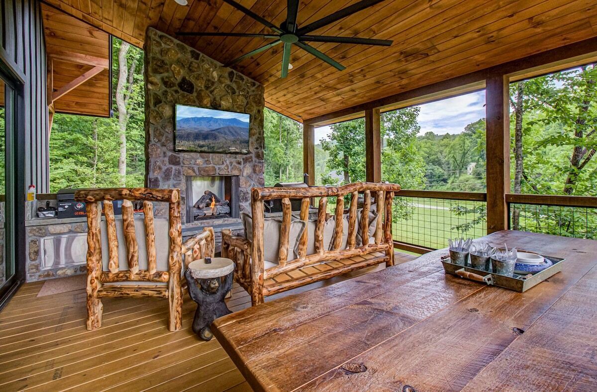 Photo of Livingroom in Pittman Center