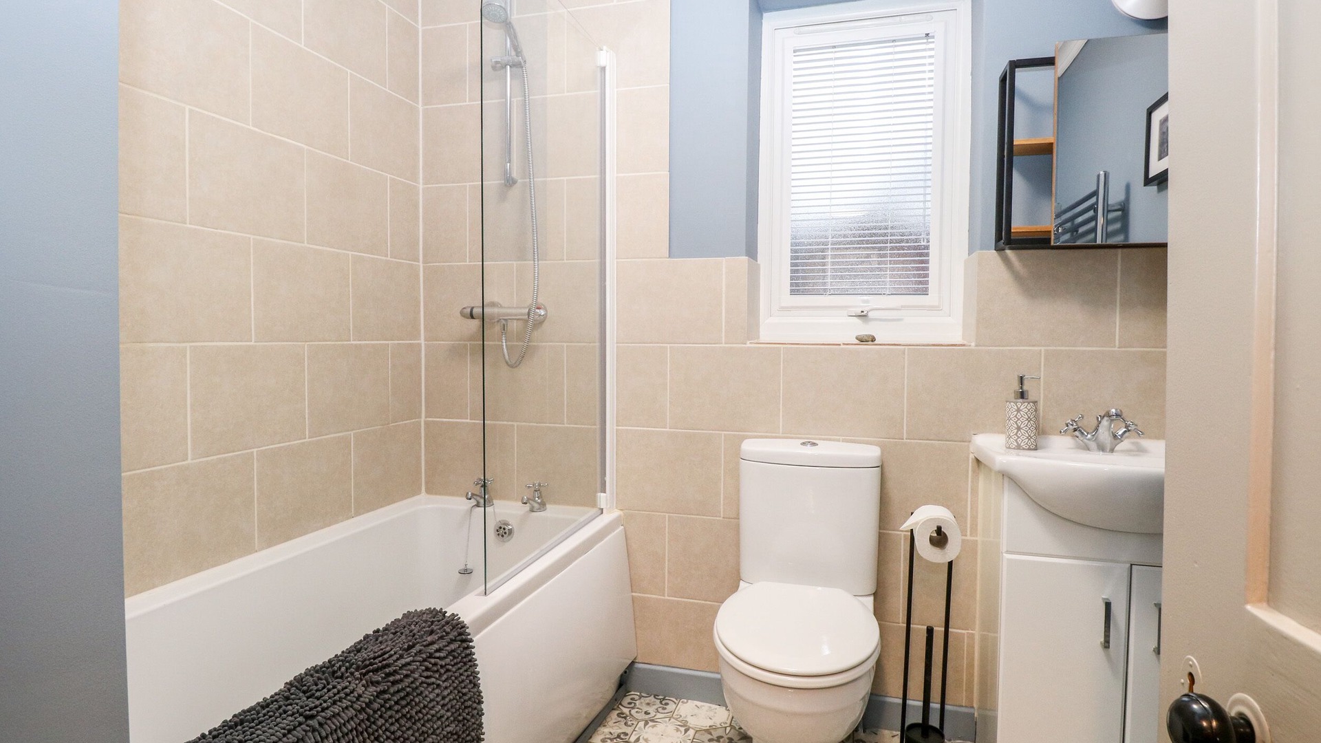 Photo of Bathroom in Kessingland