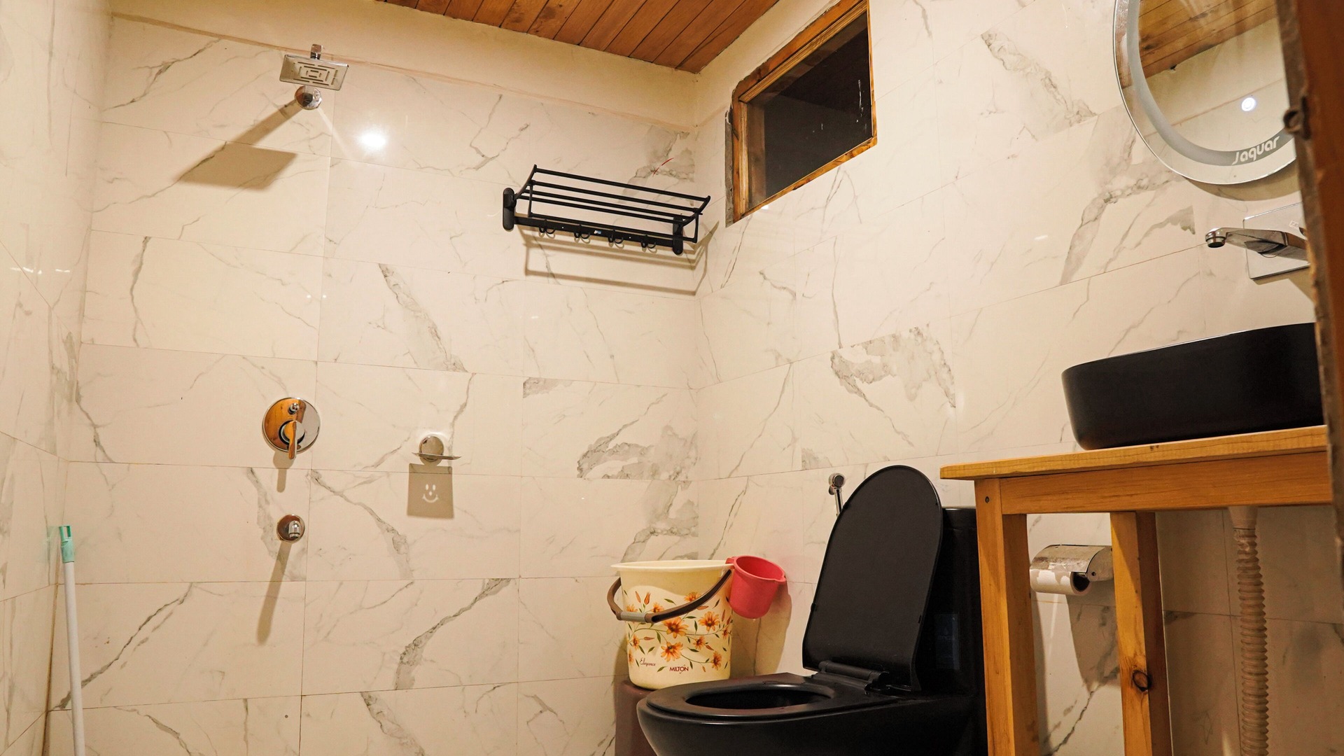 Photo of Bathroom in Banjar