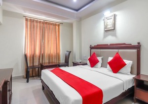OYO 75986 Hotel Grandeur