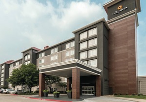 La Quinta by Wyndham Arlington North 6 Flags Dr