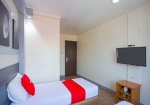 OYO 793 Dg Budget Hotel Salem