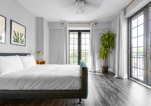 Black Swan - Rosemary Square - Midcentury Modern