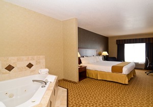 Holiday Inn Express Hotel & Suites Fort Atkinson, an Ihg Hotel