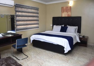 Beautiful 1 Bed, Living Room in a Hotel Penthouse