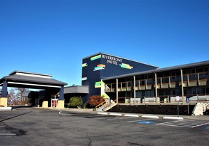 Riverfront Hotel, SureStay Collection by Best Western