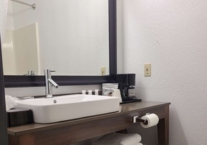 AmericInn by Wyndham Galesburg