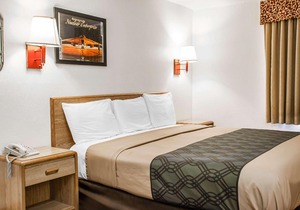 Econo Lodge Truman Inn