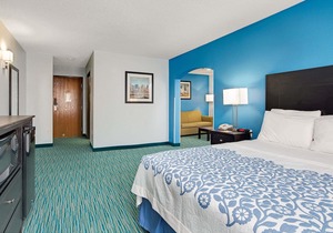 Days Inn by Wyndham Dallas Garland West