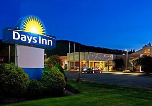Days Inn by Wyndham Warren