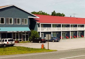 Colonial Inn Ellsworth
