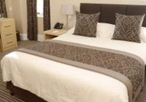 Burnett Arms Hotel