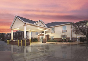 La Quinta Inn by Wyndham Calhoun
