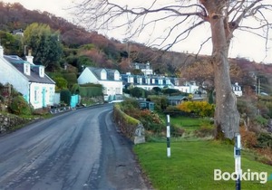 Corrie Hotel