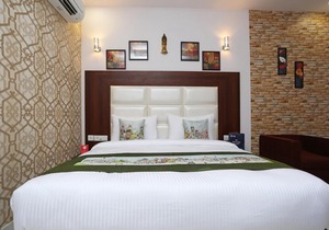 Hotel Arch -Stunning Double Room Near Aerocity New Delhi