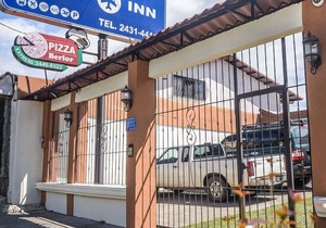 Berlor Airport Inn