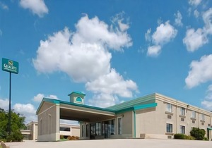 Quality Inn & Suites Bloomington University Area
