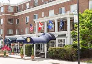 Capitol Plaza Hotel Montpelier Tapestry Collection by Hilton