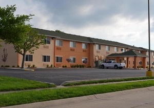 Countryside Inn & Suites