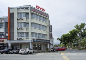 OYO 89966 Green World Hotel @ Seri Putra