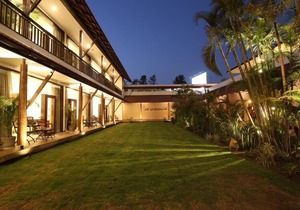 Kwality's Motel Shiraz