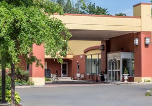 Clarion Hotel & Suites Hamden - New Haven