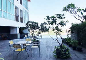 Relaxing and Stylish Studio at Tamansari Papilio Apartment