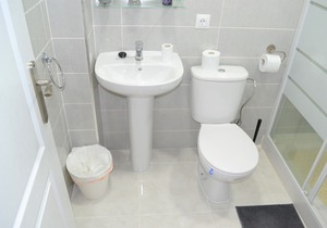 Fantastic 1 Bedroom Apartment with Gallery Cb6ev