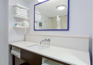 Hampton Inn & Suites Albany-Airport