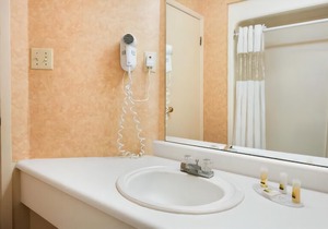 Days Inn by Wyndham Brantford
