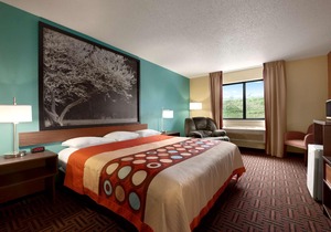 Super 8 by Wyndham Peoria East