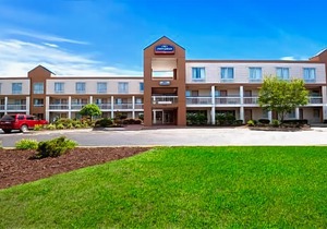 Howard Johnson by Wyndham Romulus Detroit Metro Airport