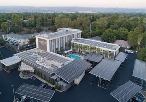 DoubleTree by Hilton Chico