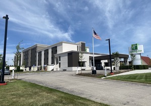 DoubleTree by Hilton St. Louis Airport