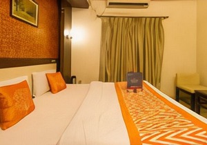OYO 1161 Hotel Golden Residency