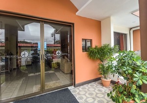 Berlor Airport Inn