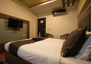Collection O 76614 J K Hotel