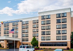 Comfort Inn & Suites Watertown