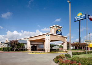Days Inn & Suites by Wyndham Corpus Christi Central