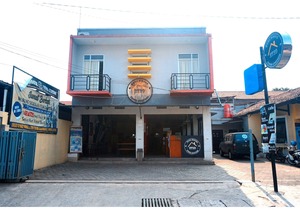 Budi House & Food Station