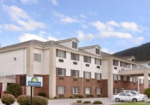 Days Inn by Wyndham Norton