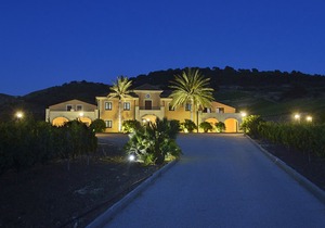 Baglio Caruana Cantina & Relais