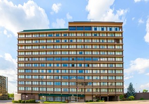 Quality Inn & Suites Cincinnati Downtown