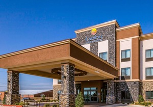 Comfort Inn & Suites Moore - Oklahoma City