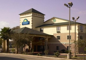 Days Inn & Suites by Wyndham San Antonio North/Stone Oak