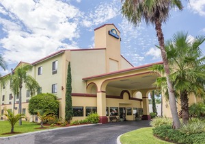 Days Inn by Wyndham Sarasota I-75